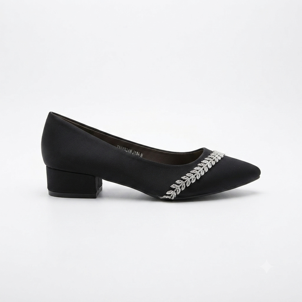 Why Juliett Pump Black